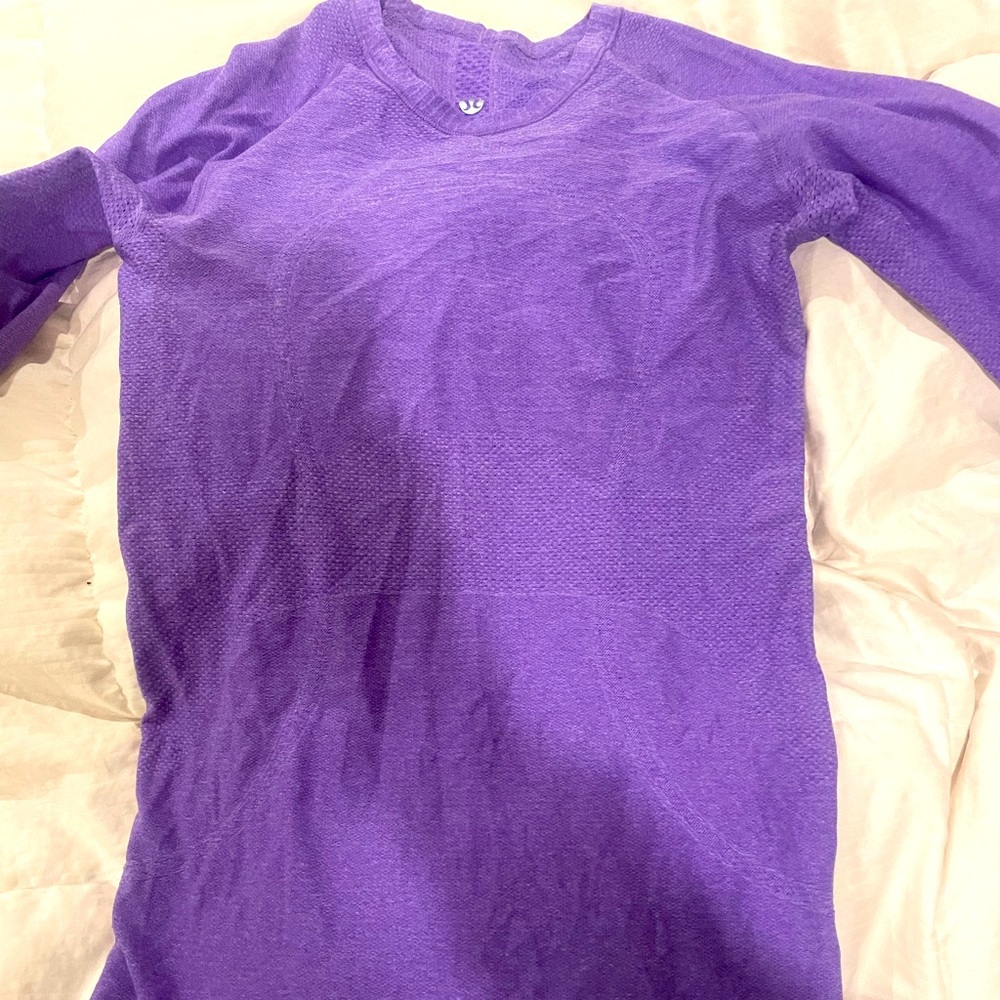 Lululemon swiftly long sleeve size 4